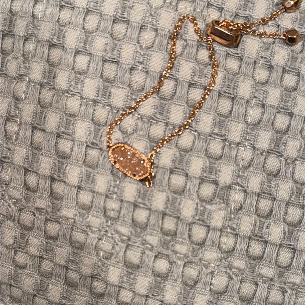 Elegant Rose Gold Bracelet - Picture 4 of 4